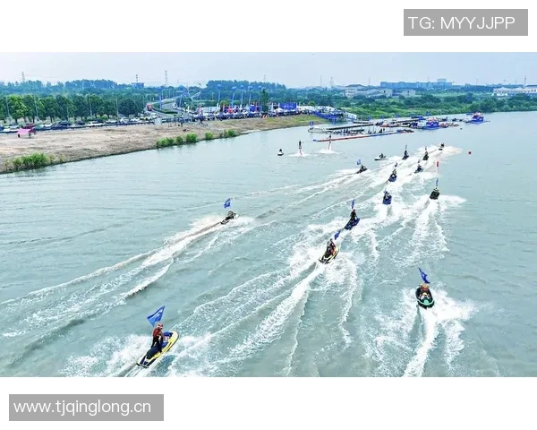 水上运动的魅力与挑战：探索水上活动的多样性与技巧发展